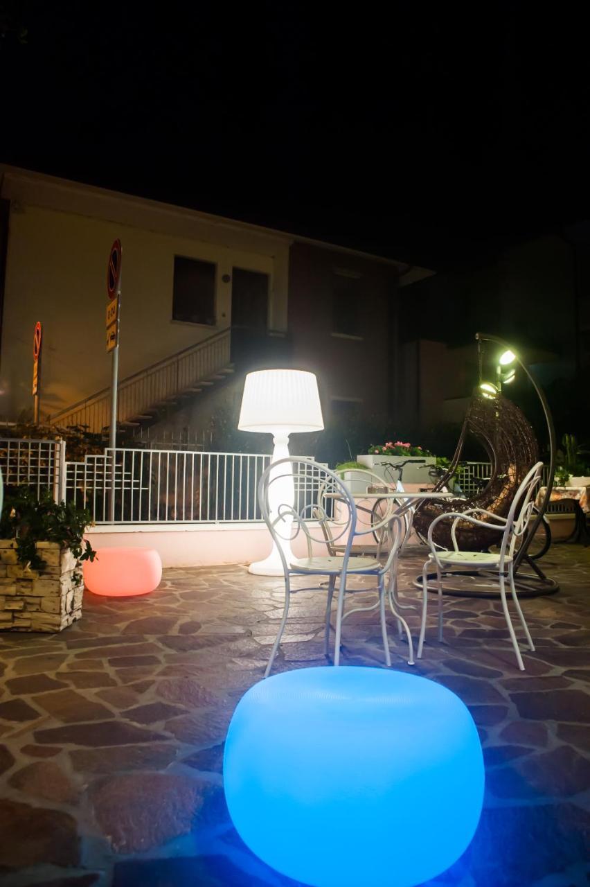Hotel Angelini Ρίμινι Εξωτερικό φωτογραφία