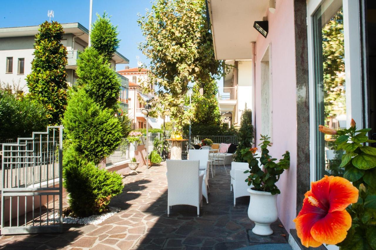 Hotel Angelini Ρίμινι Εξωτερικό φωτογραφία