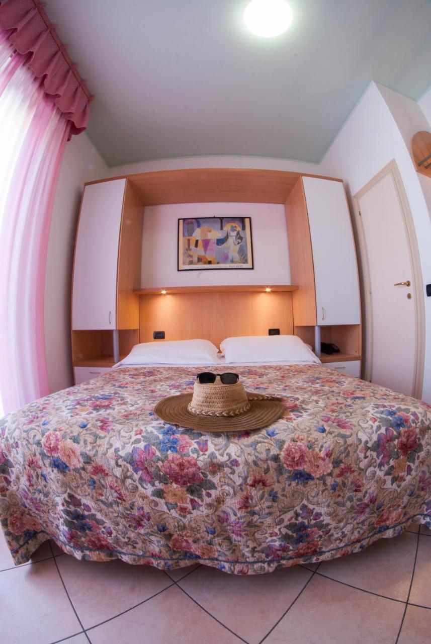 Hotel Angelini Ρίμινι Εξωτερικό φωτογραφία