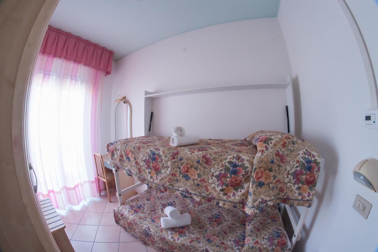 Hotel Angelini Ρίμινι Εξωτερικό φωτογραφία
