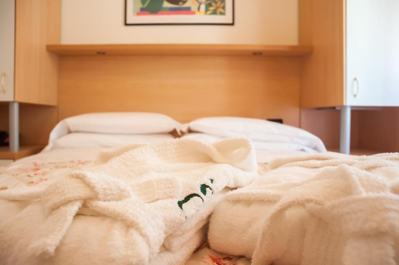 Hotel Angelini Ρίμινι Εξωτερικό φωτογραφία