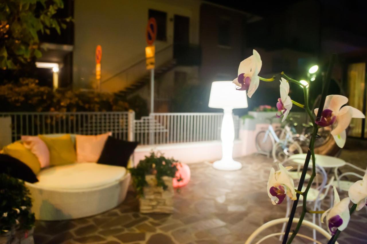 Hotel Angelini Ρίμινι Εξωτερικό φωτογραφία