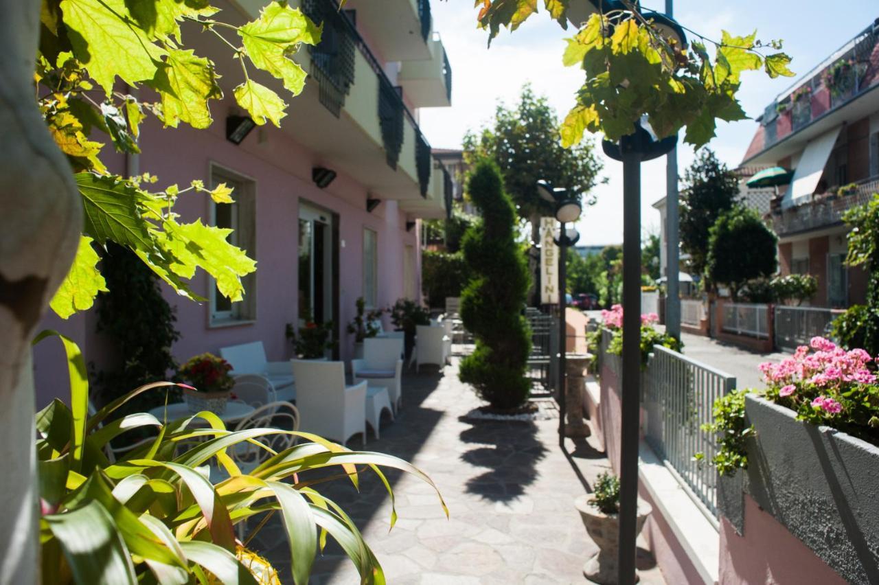 Hotel Angelini Ρίμινι Εξωτερικό φωτογραφία
