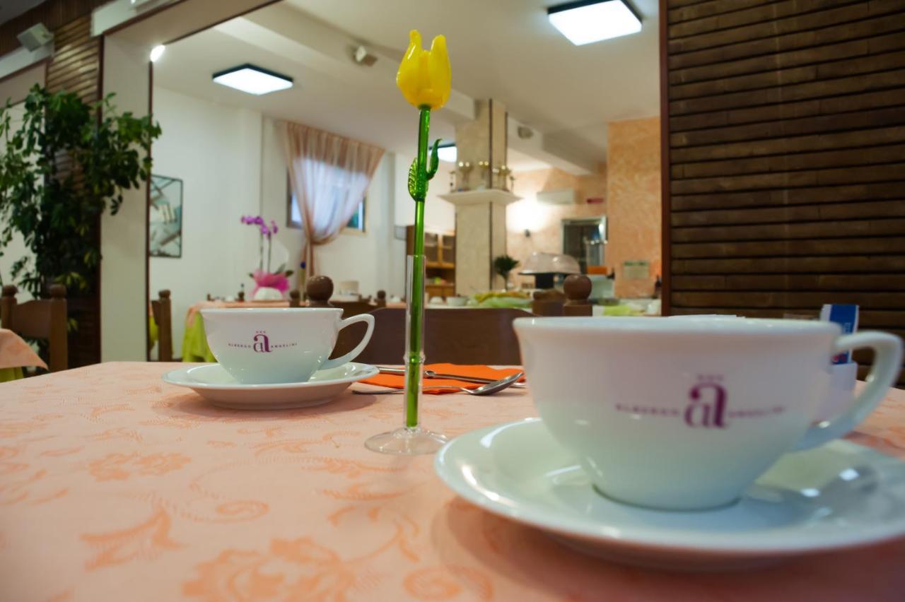 Hotel Angelini Ρίμινι Εξωτερικό φωτογραφία
